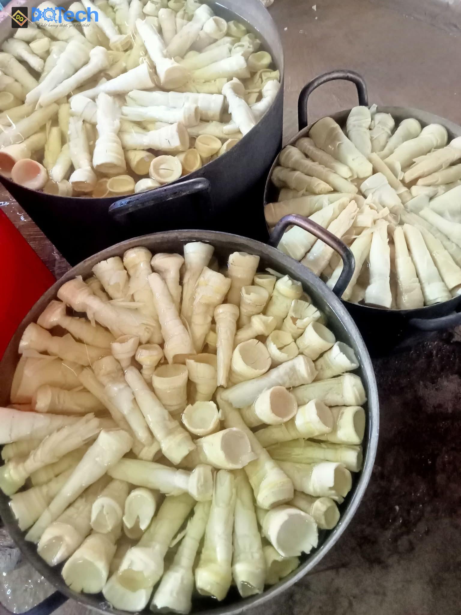 Luộc măng Luộc măng