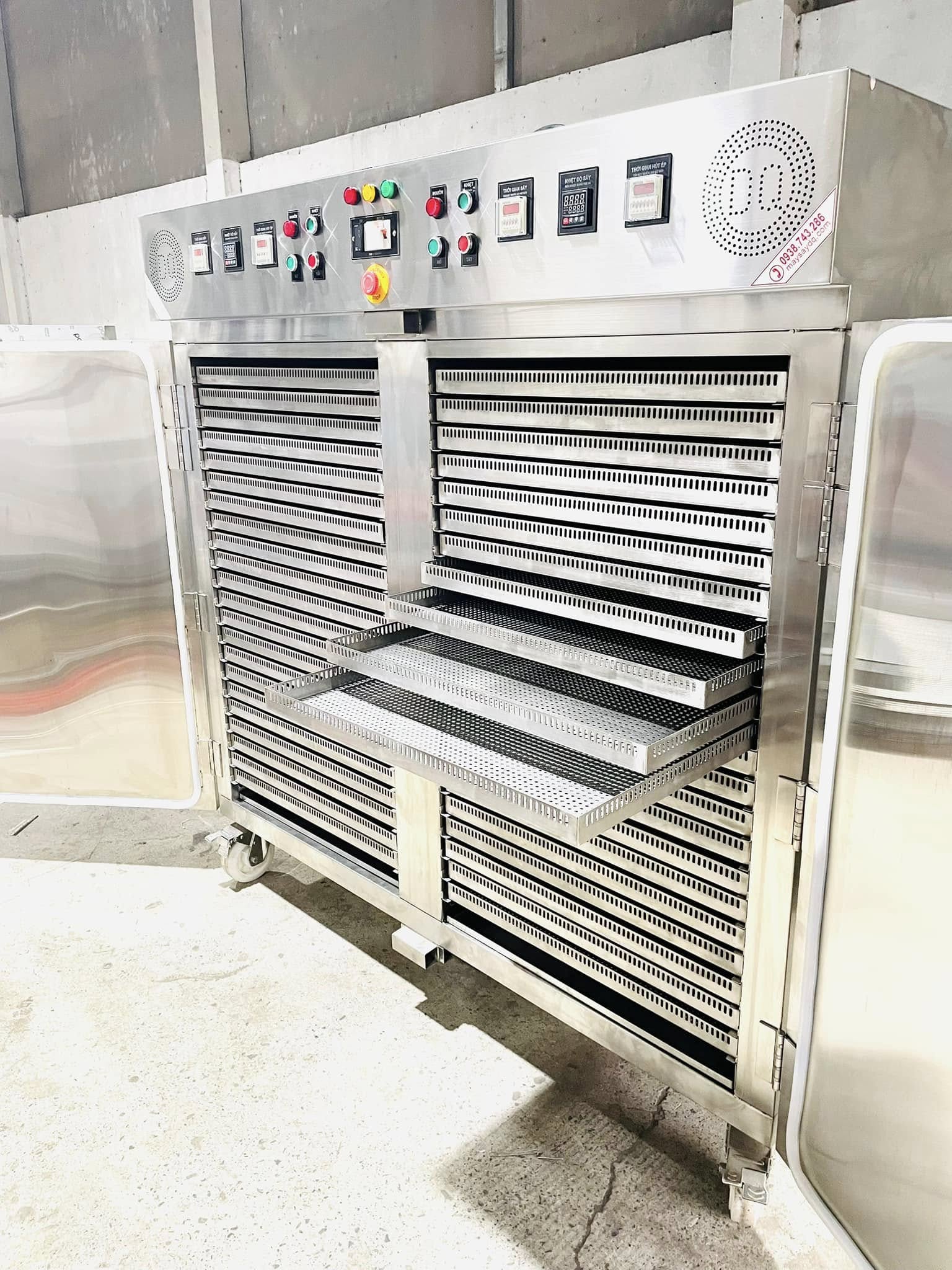 Khay sấy inox chống gỉ của máy sấy nhiệt công nghiệp DQTech Khay sấy inox chống gỉ của máy sấy nhiệt công nghiệp DQTech