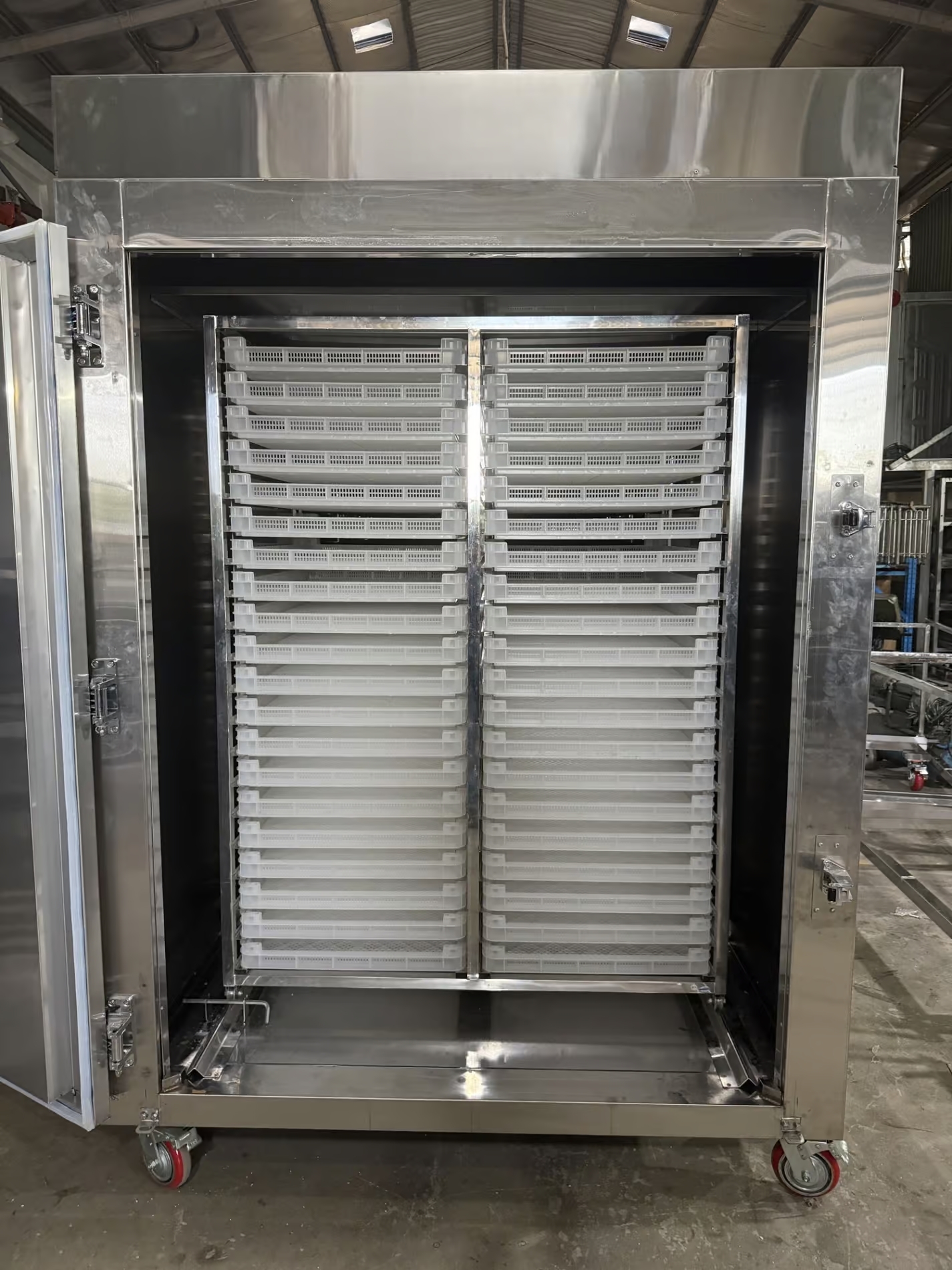 Hệ thống xe sấy và khay sấy máy sấy bơm nhiệt DQTech Hệ thống xe sấy và khay sấy máy sấy bơm nhiệt DQTech